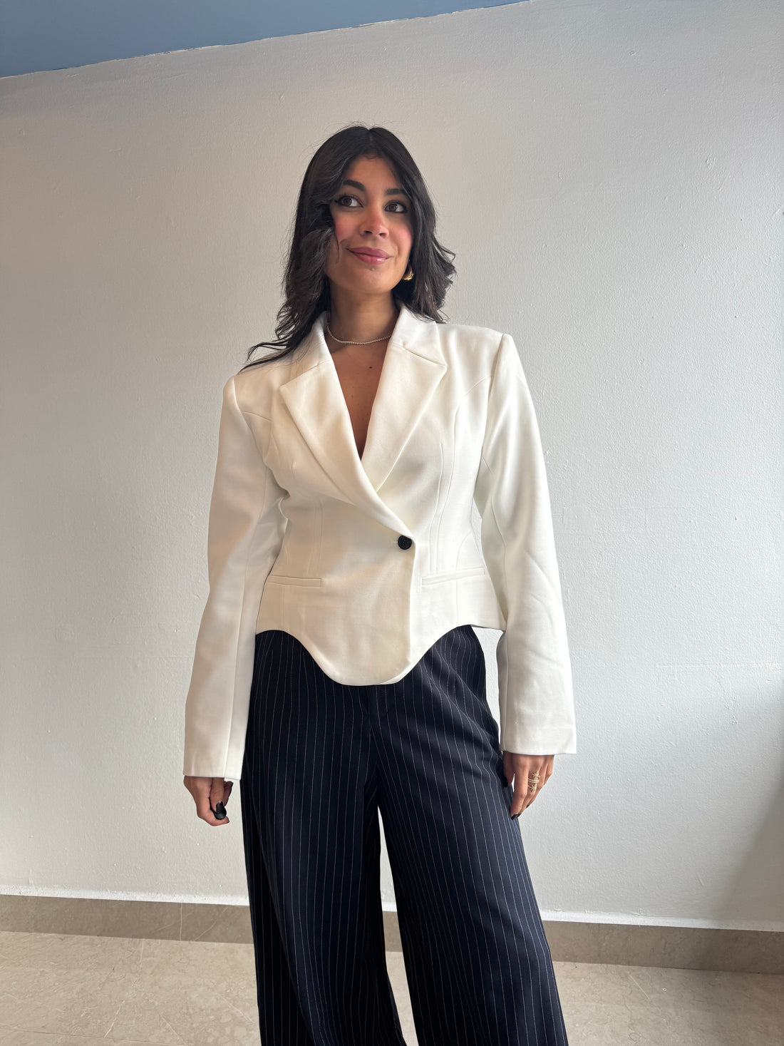 WHITE BLAZER