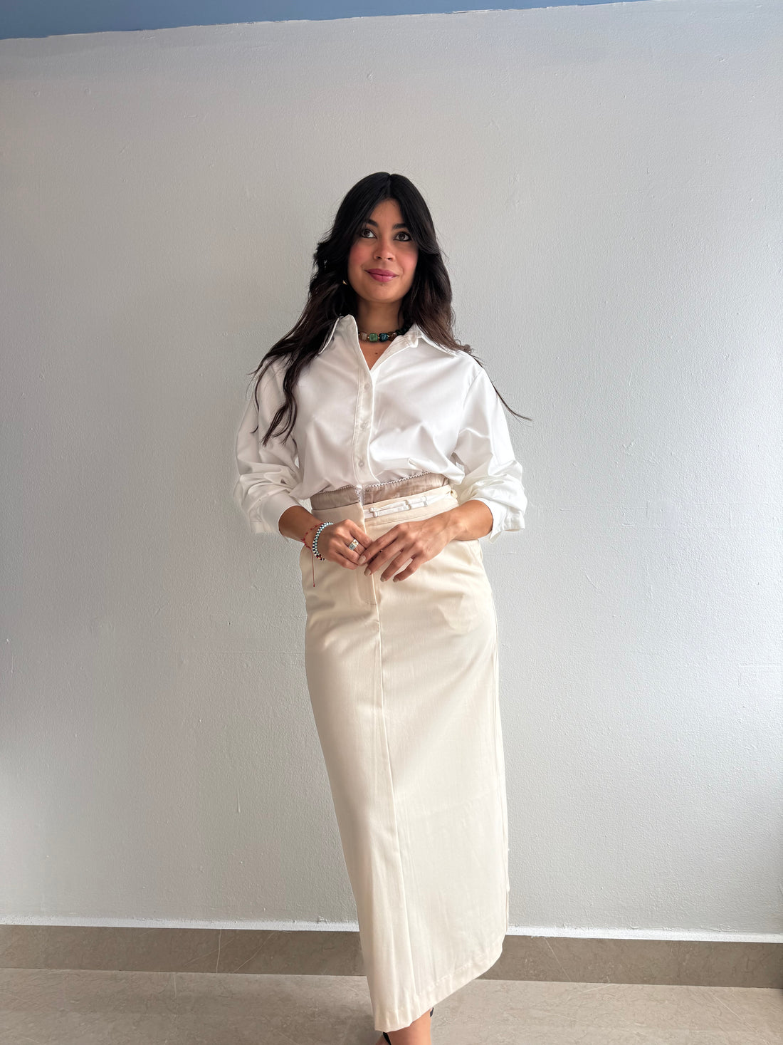 WHITE SHIRT