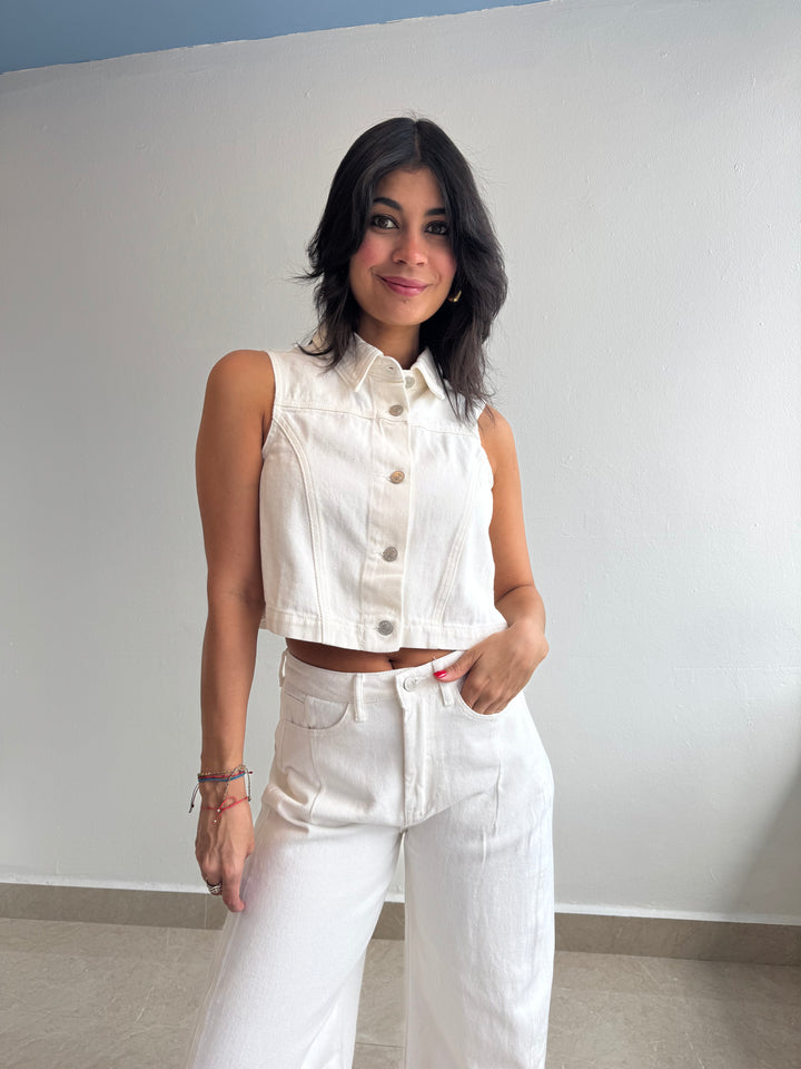 WHITE VEST