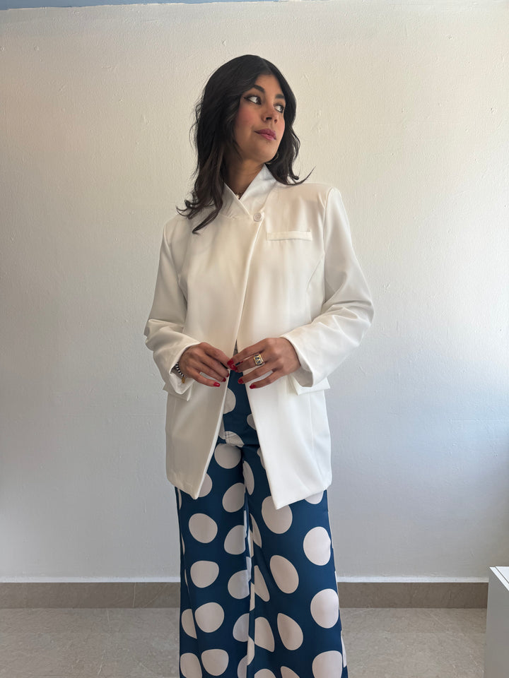 WHITE BLAZER