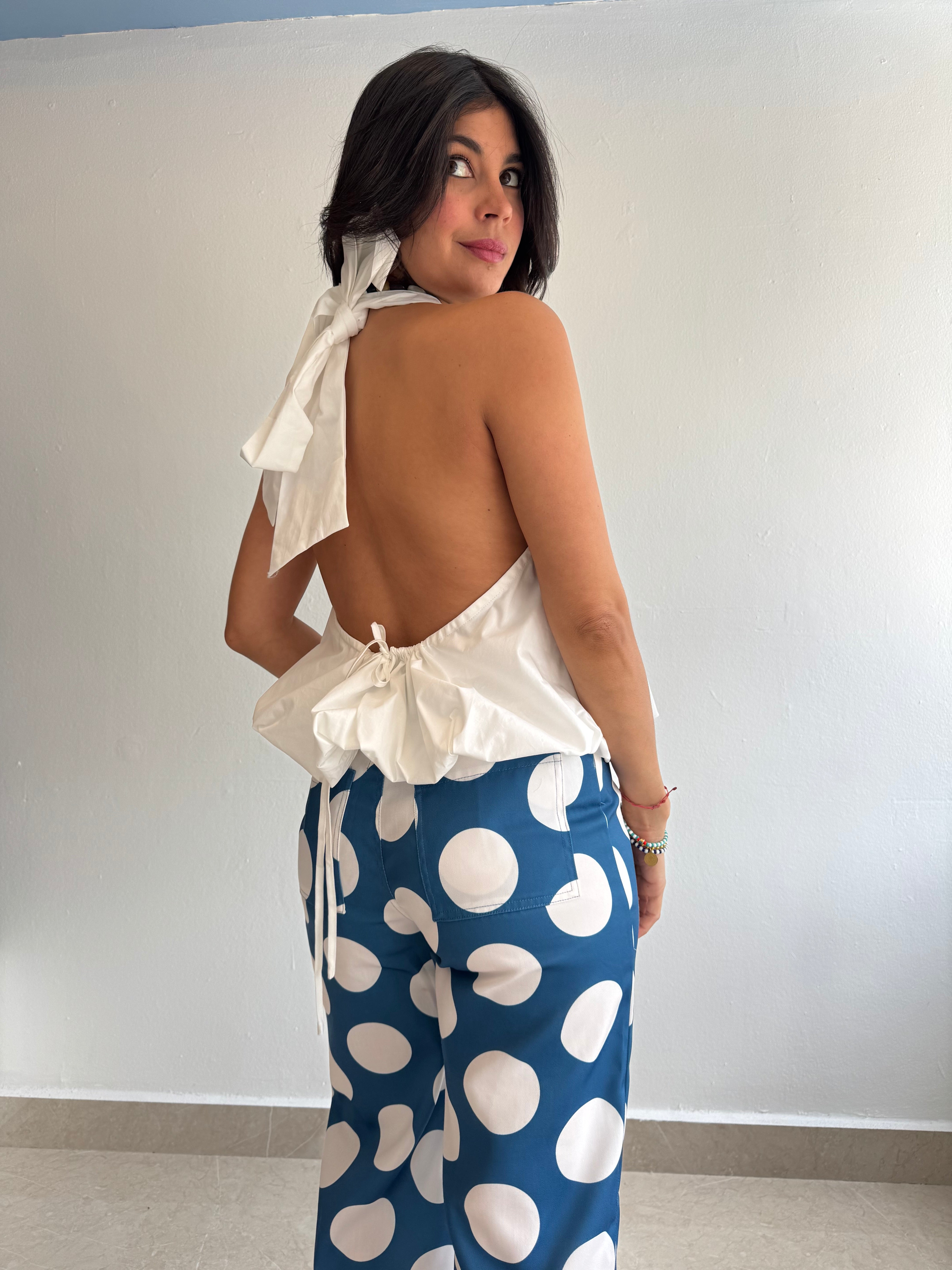 WHITE TOP