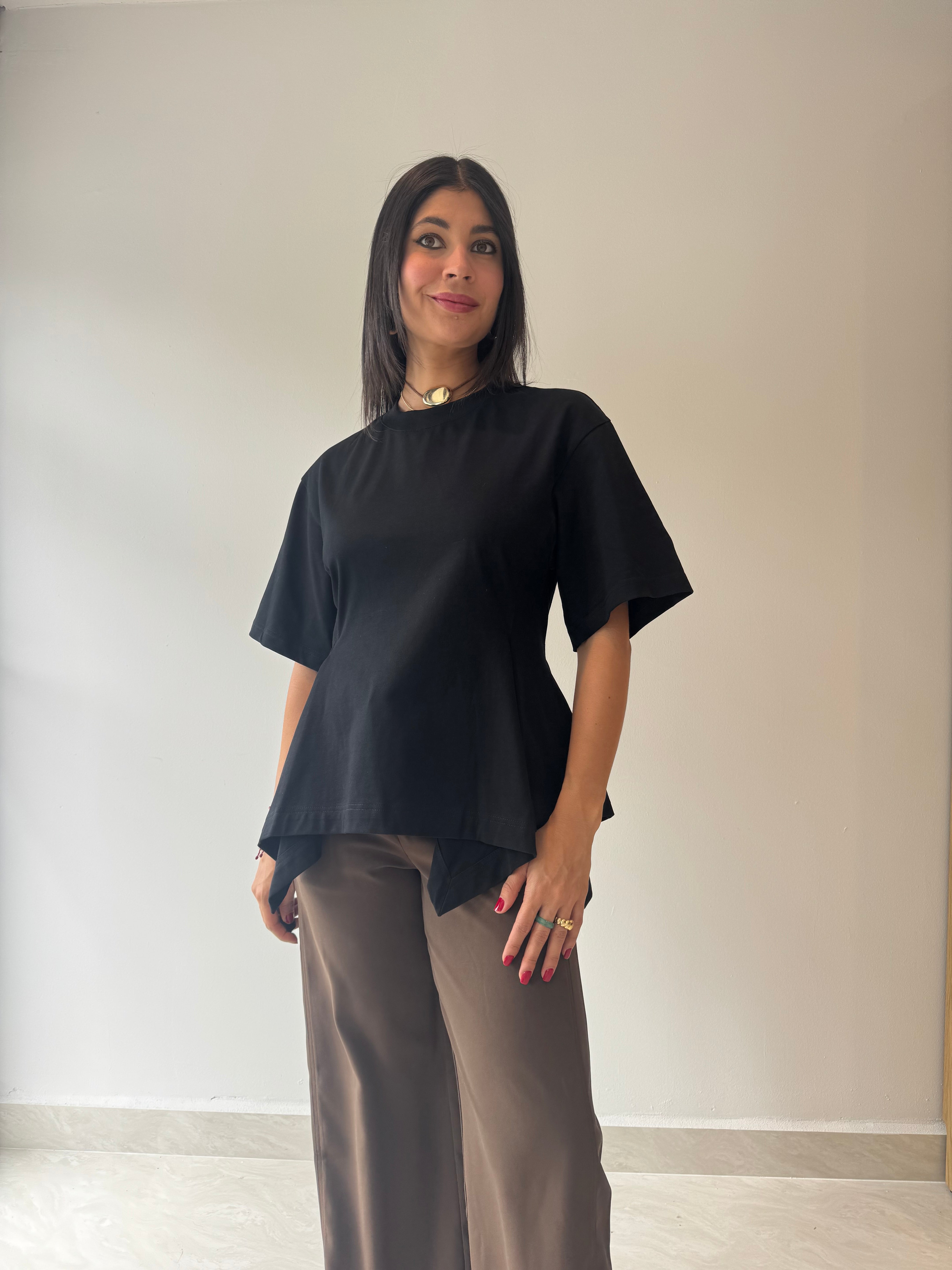 BLACK T-SHIRT