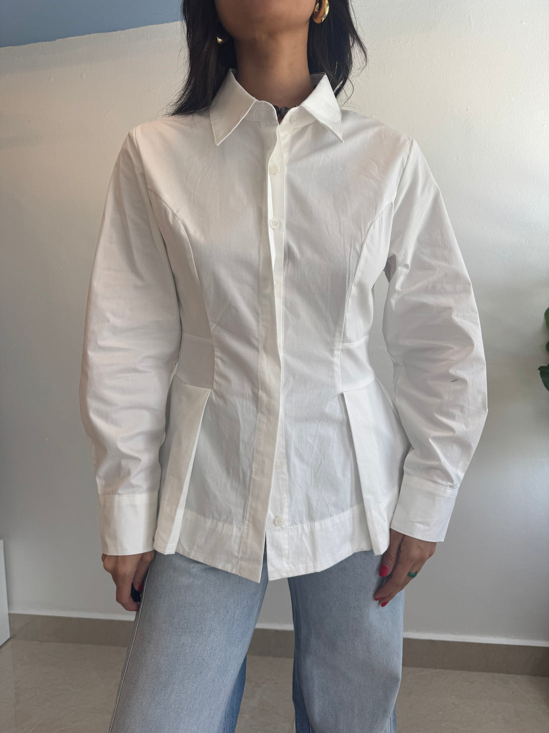 WHITE SHIRT