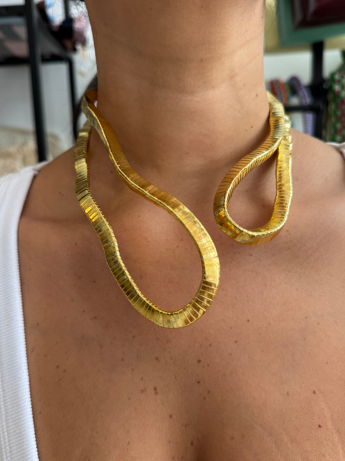 GOLD NECKLACE