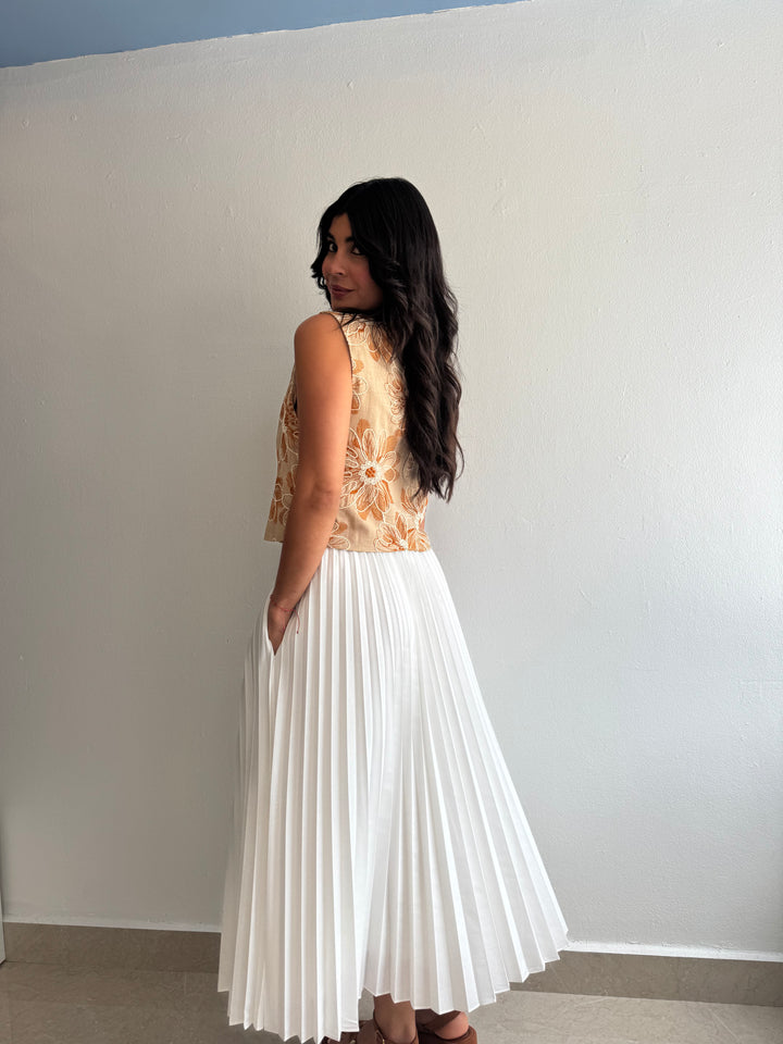 WHITE SKIRT