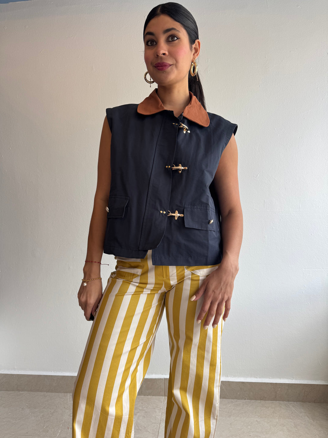 NAVY VEST