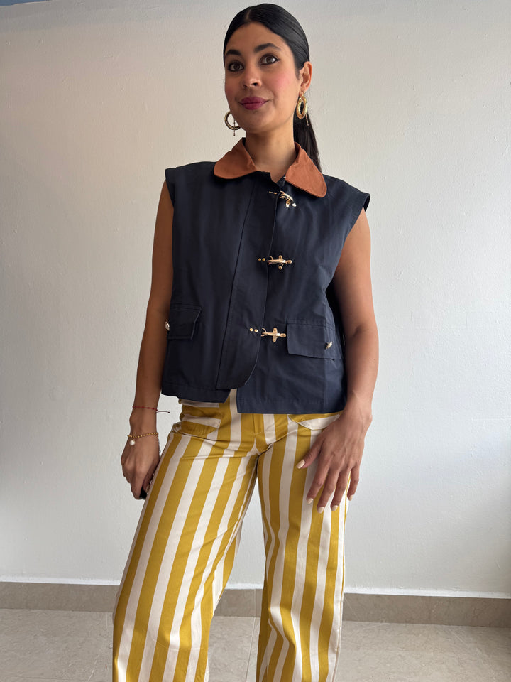 NAVY VEST