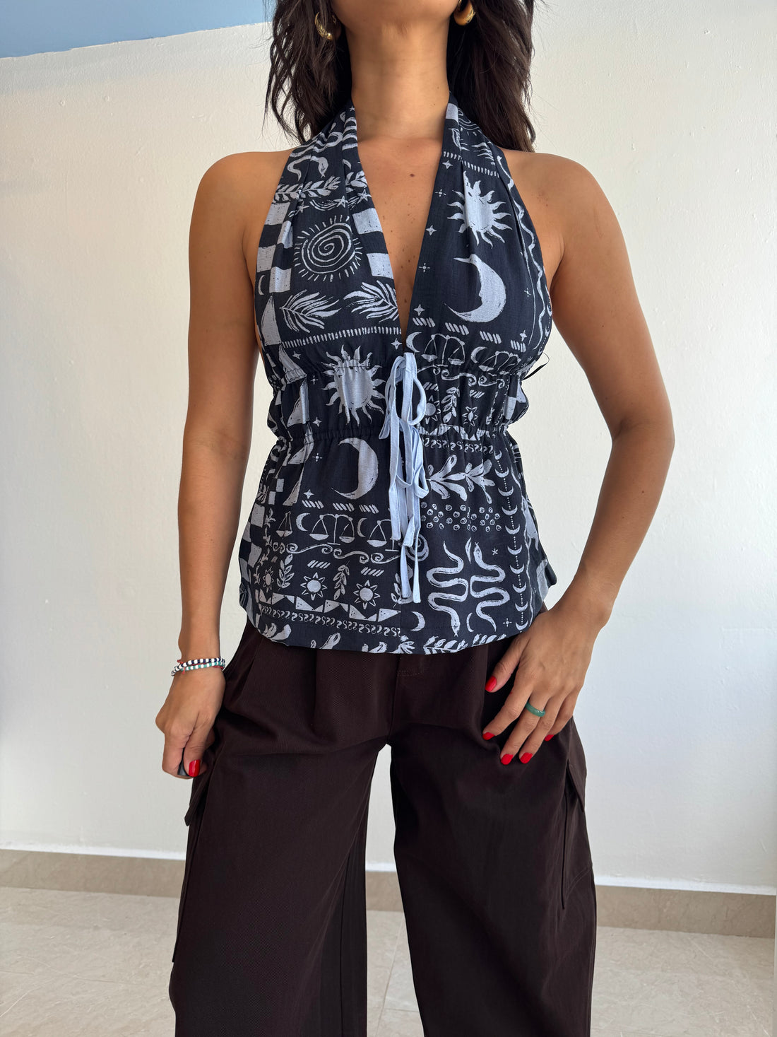MOON TOP