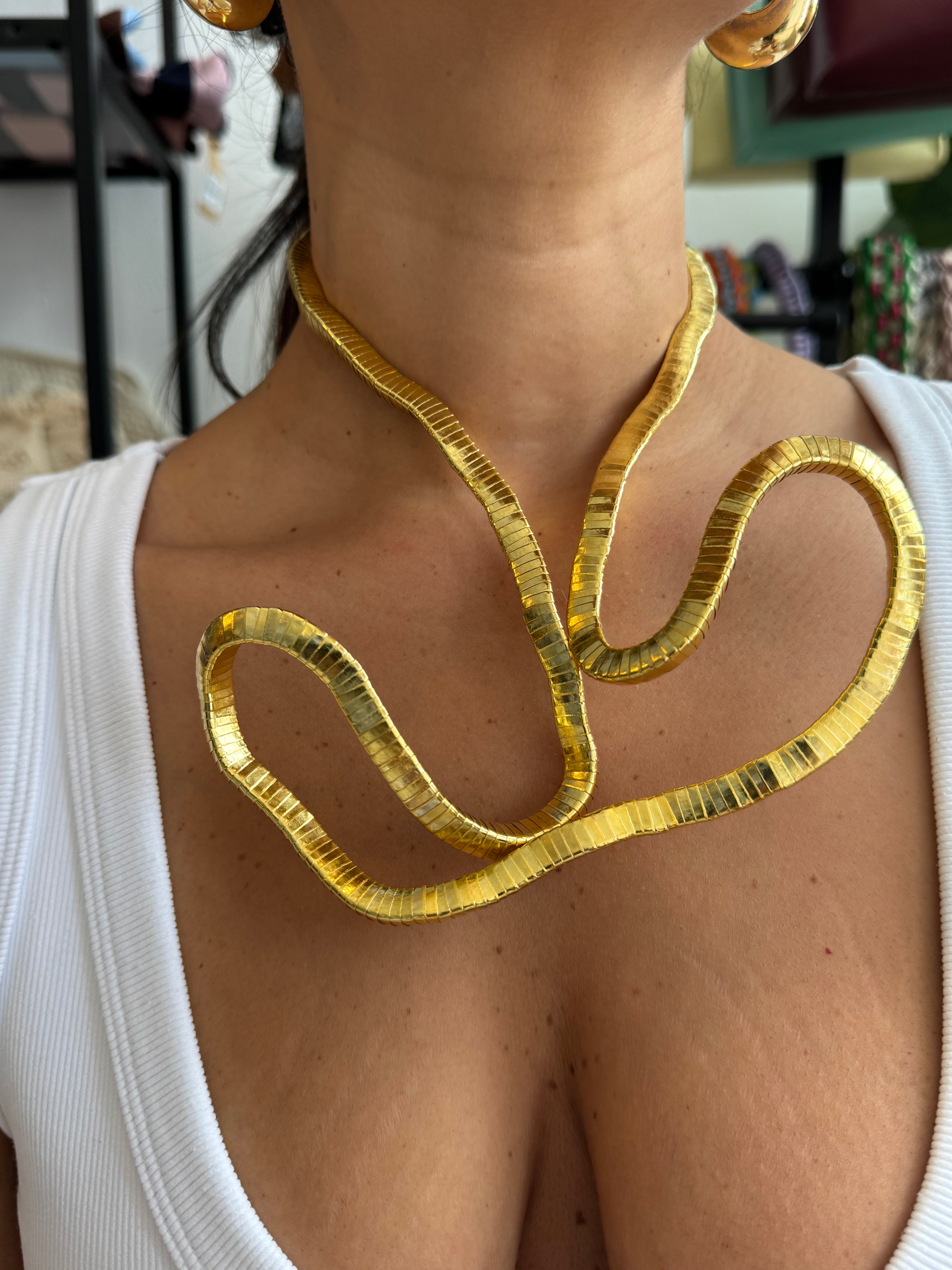 GOLD NECKLACE