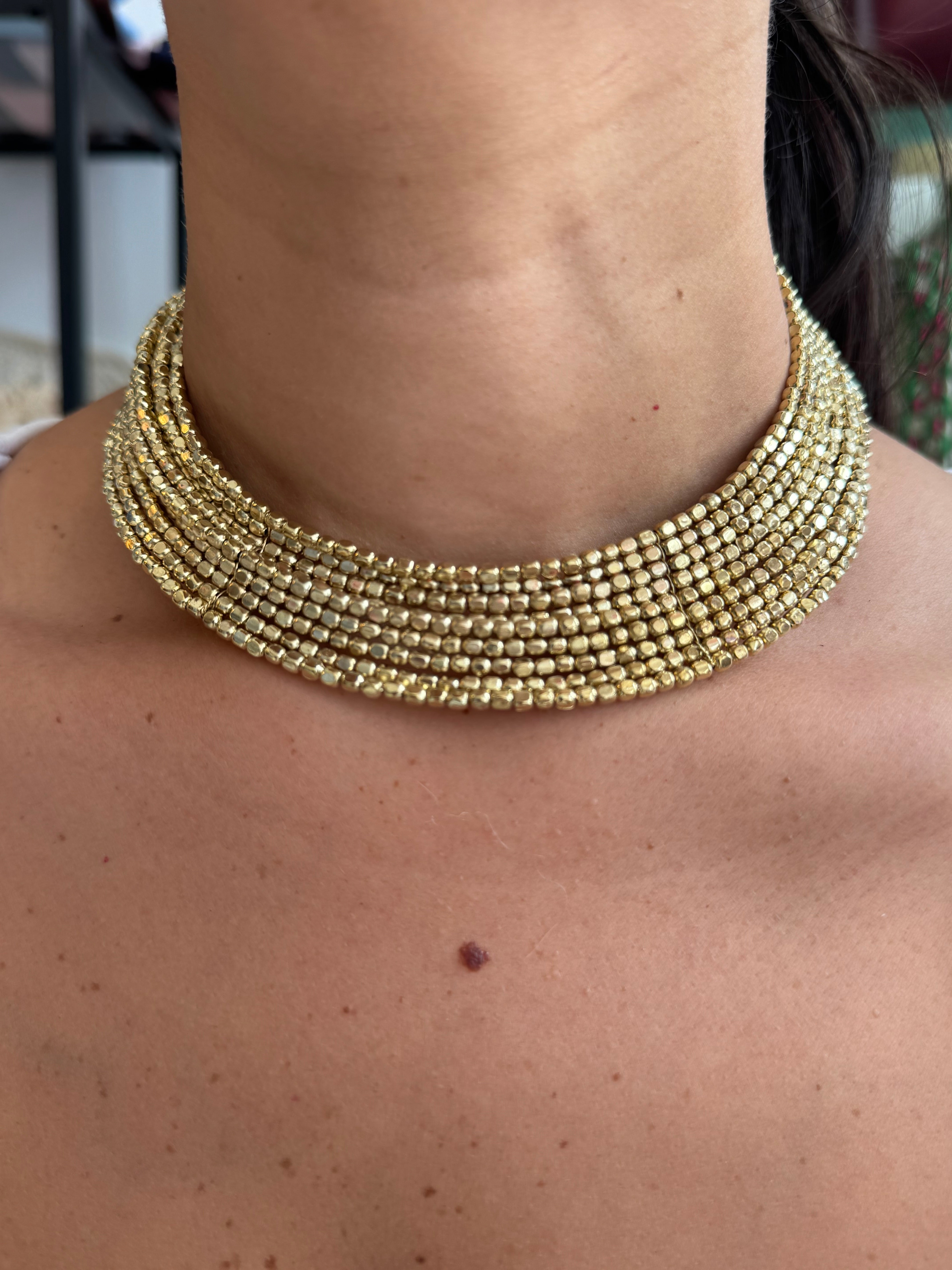 GOLD NECKLACE