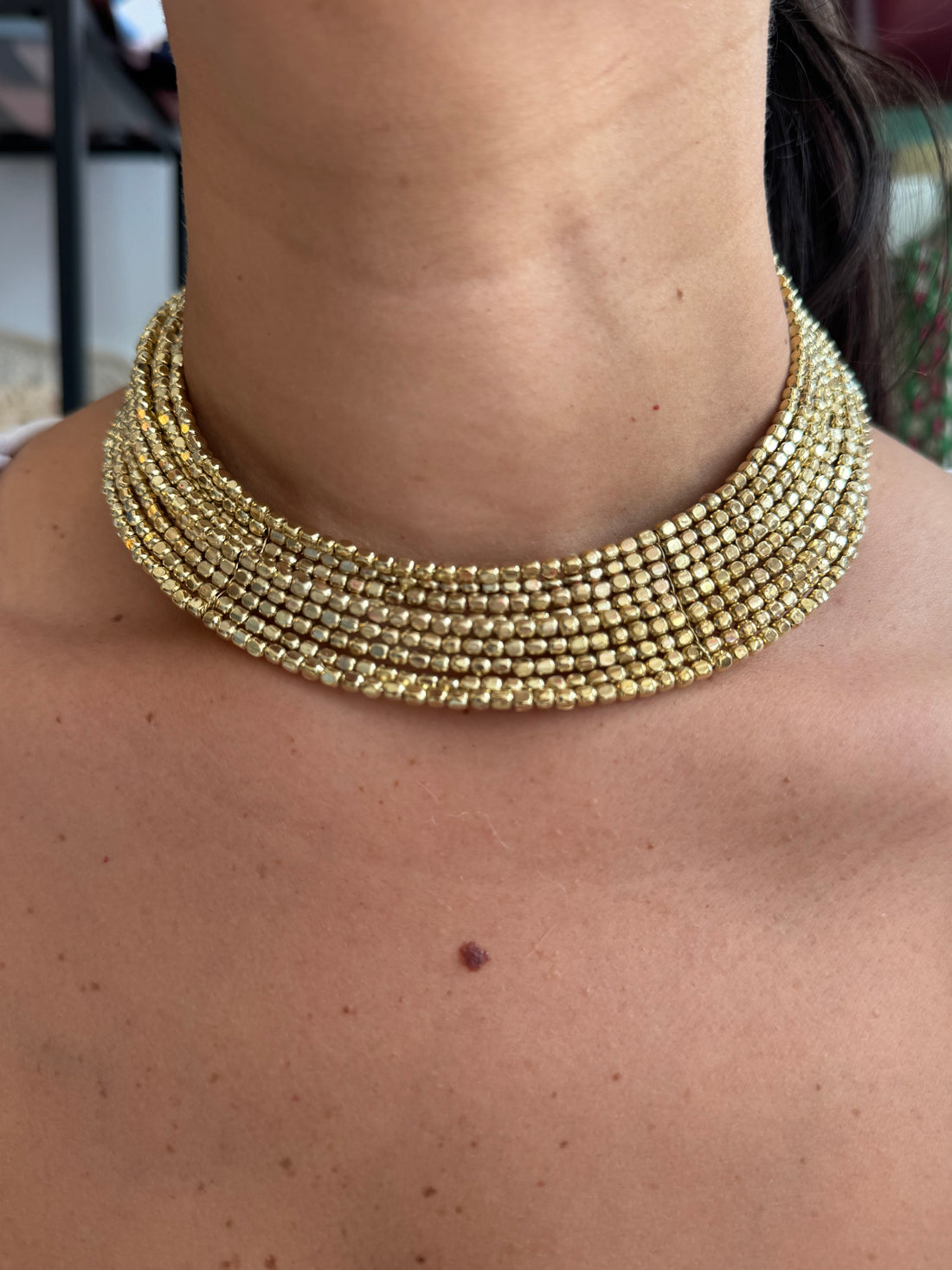 GOLD NECKLACE