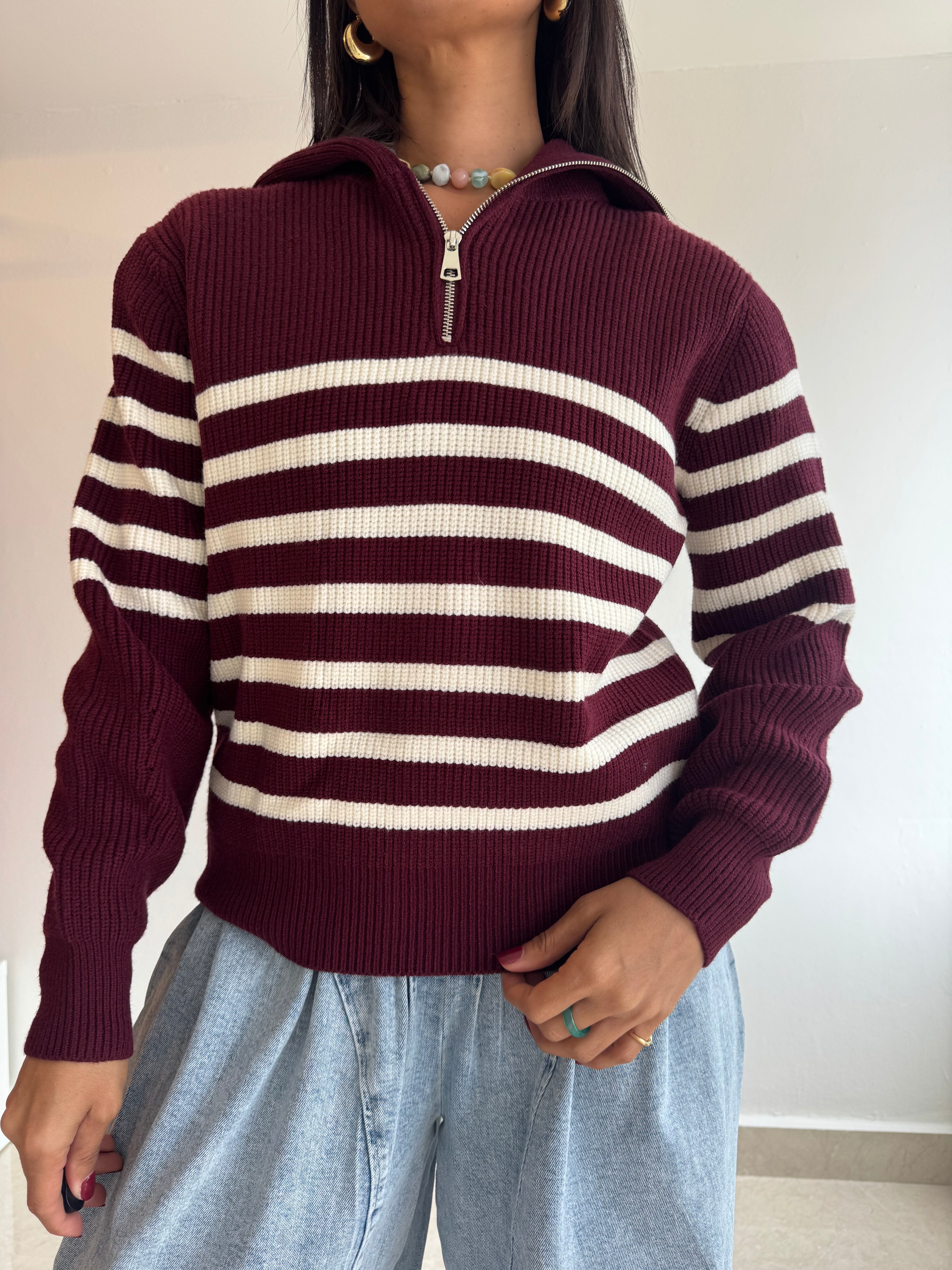 BURGUNDY SWEATER