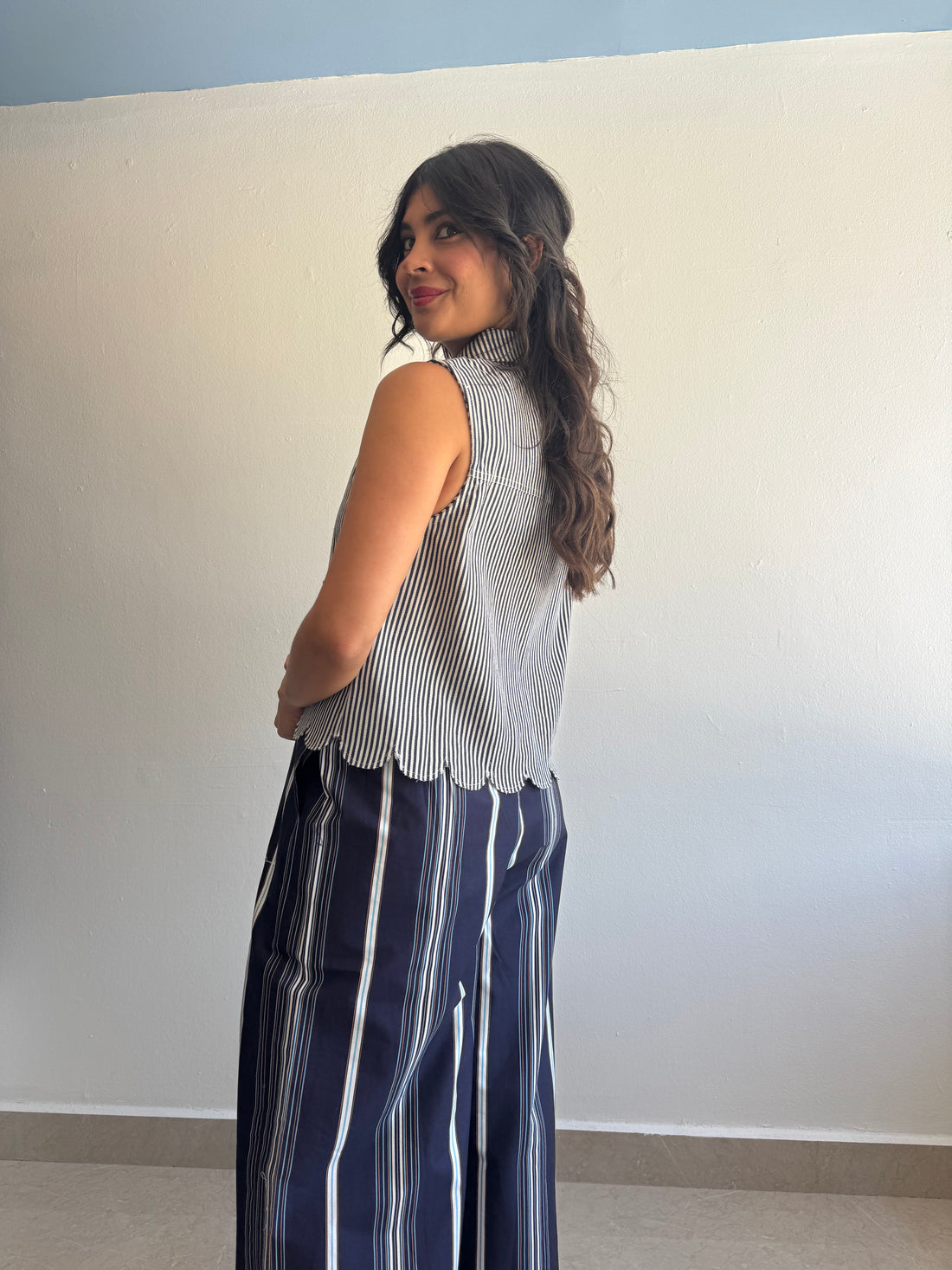 NAVY VEST