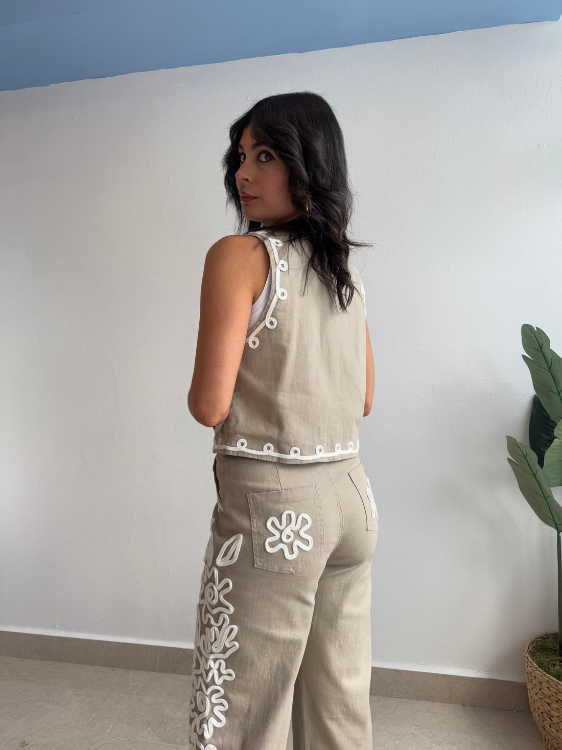 TAUPE VEST