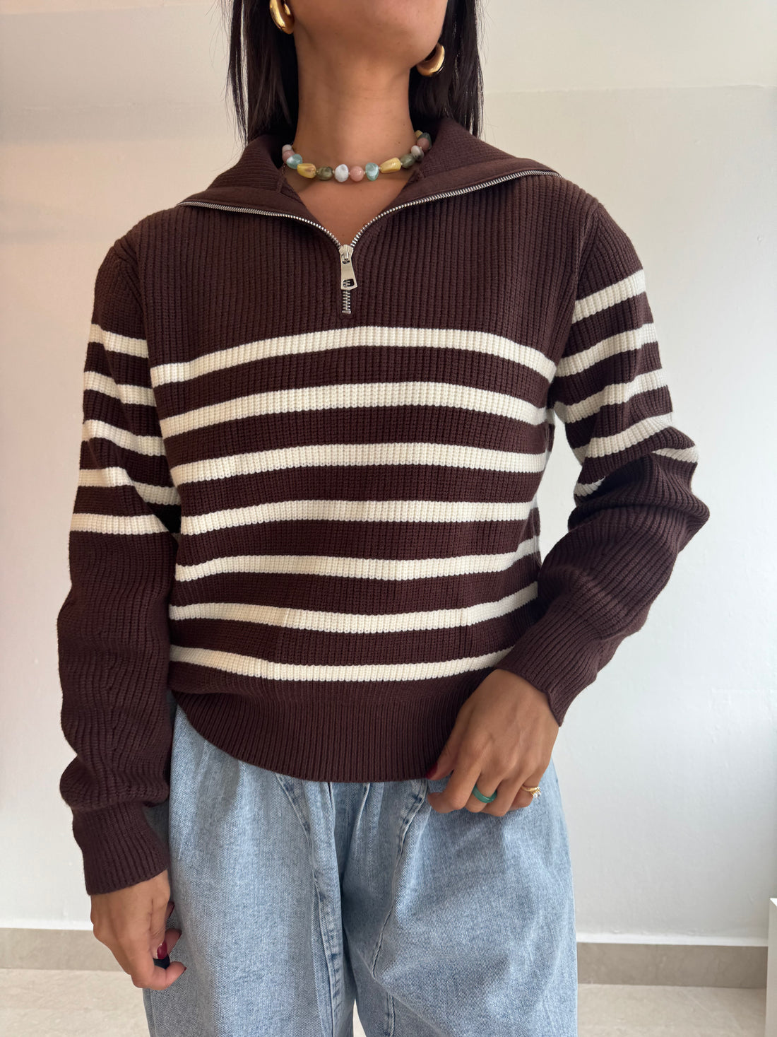 BROWN SWEATER