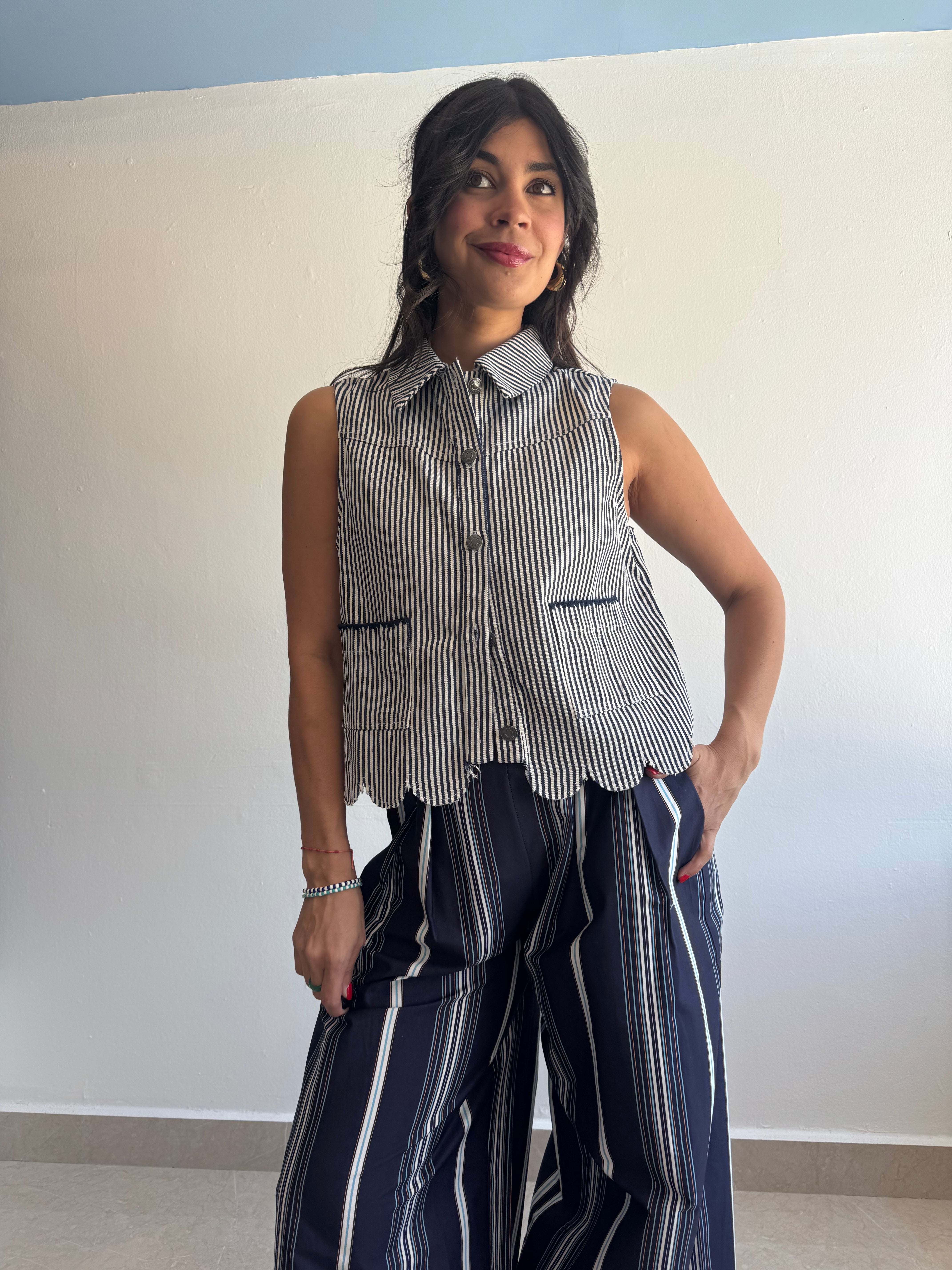 NAVY VEST