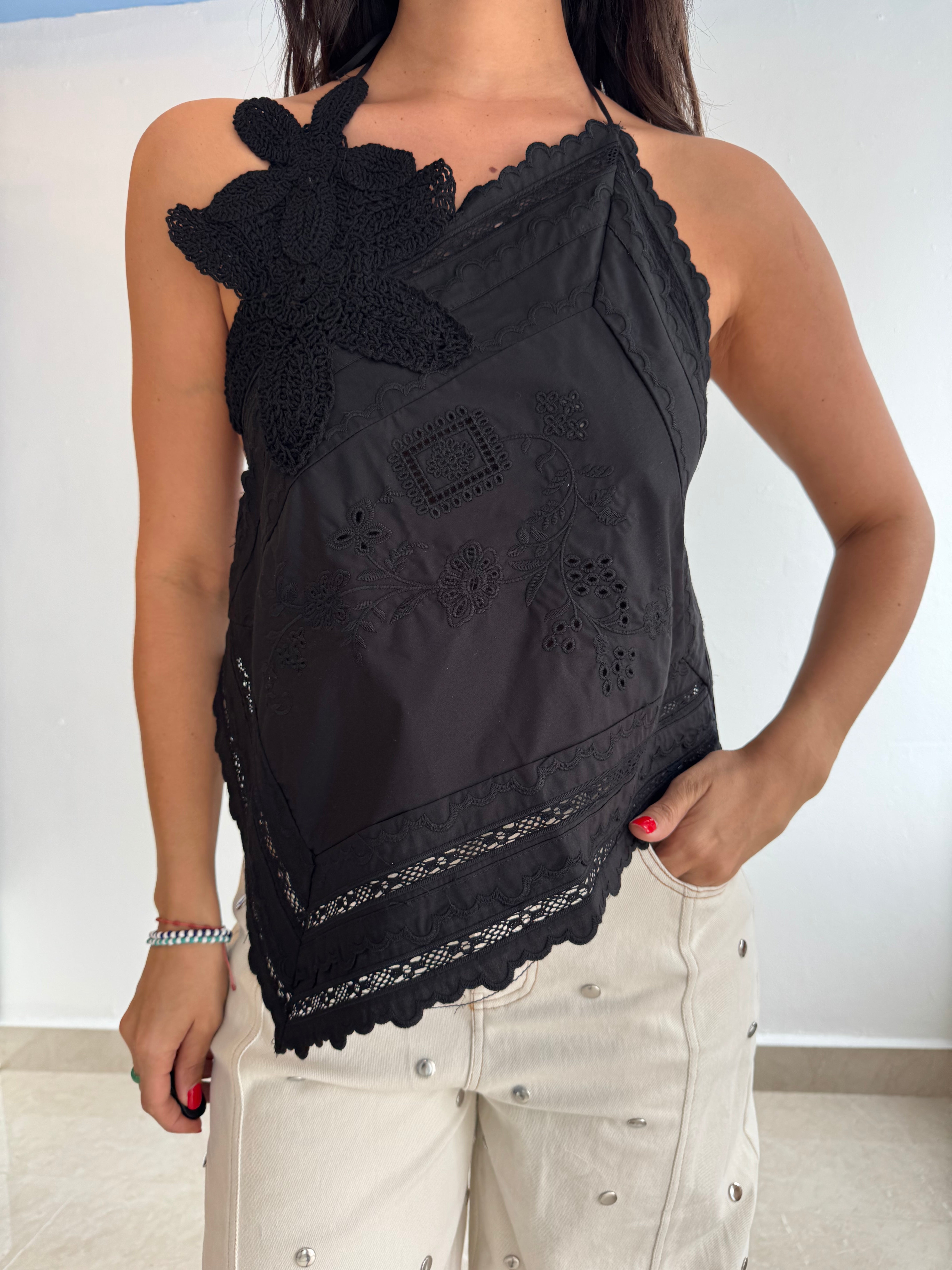 BLACK TOP