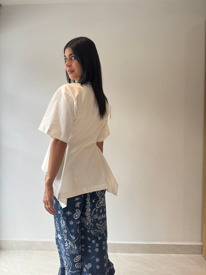 WHITE T-SHIRT