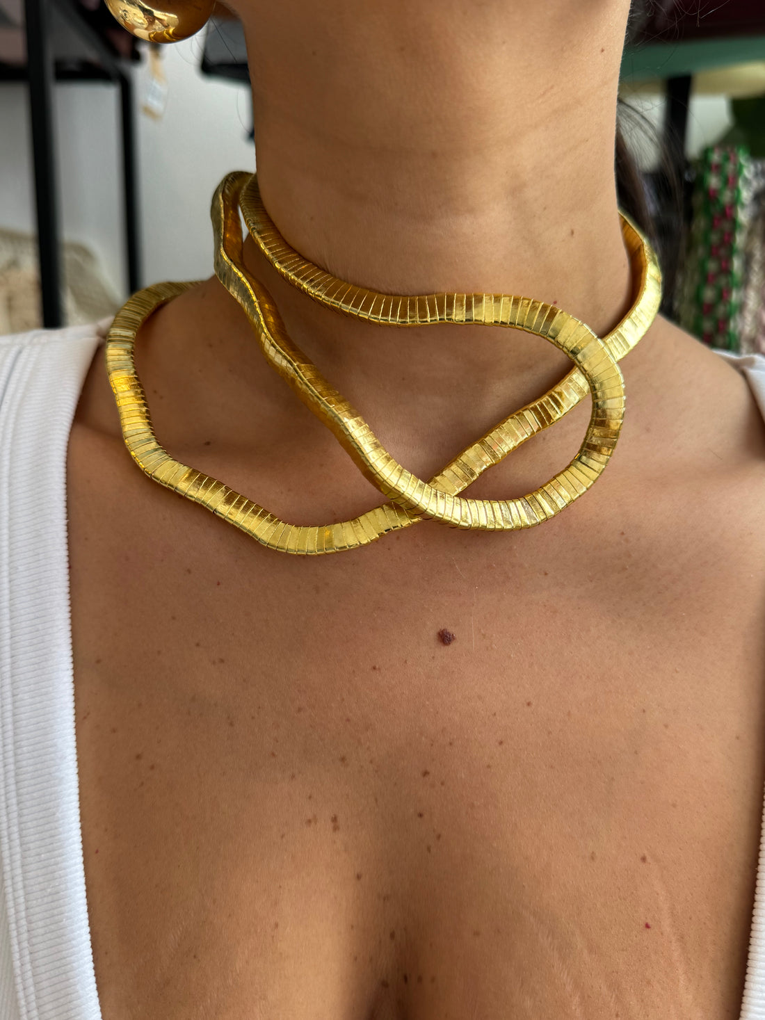 GOLD NECKLACE