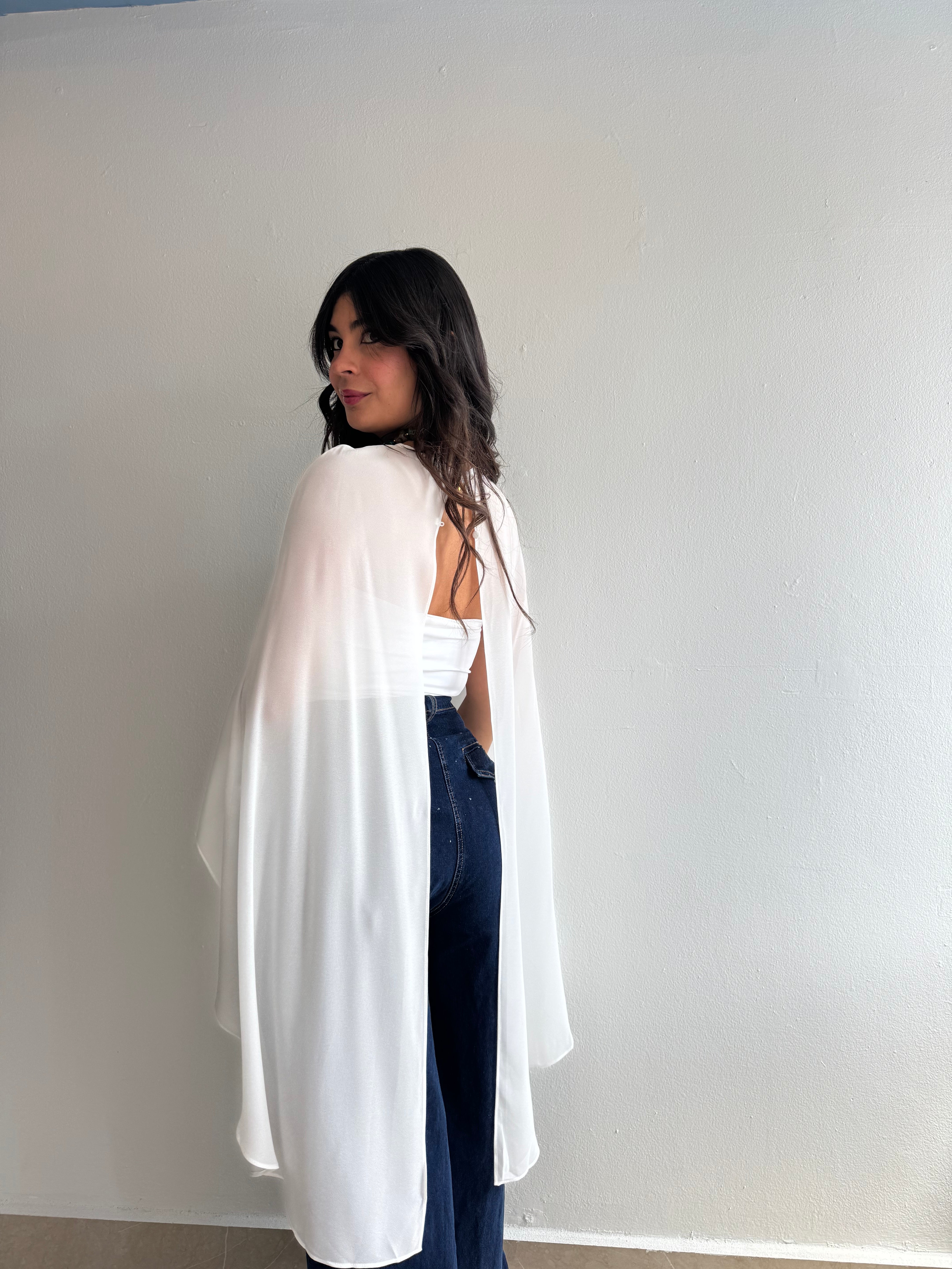 WHITE PONCHO