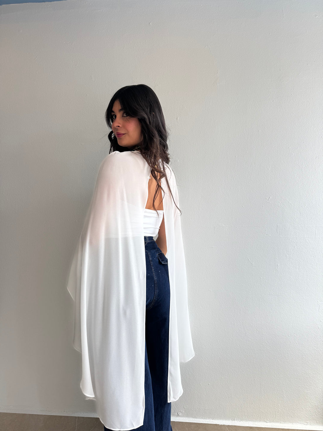 WHITE PONCHO