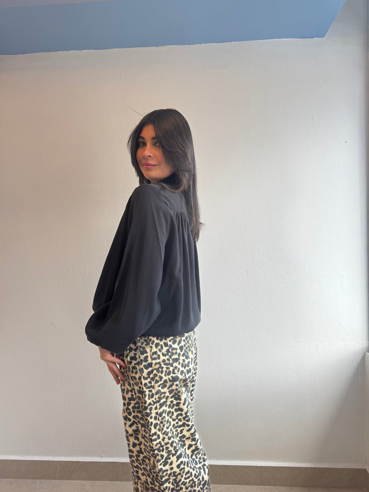 BLACK BLOUSE