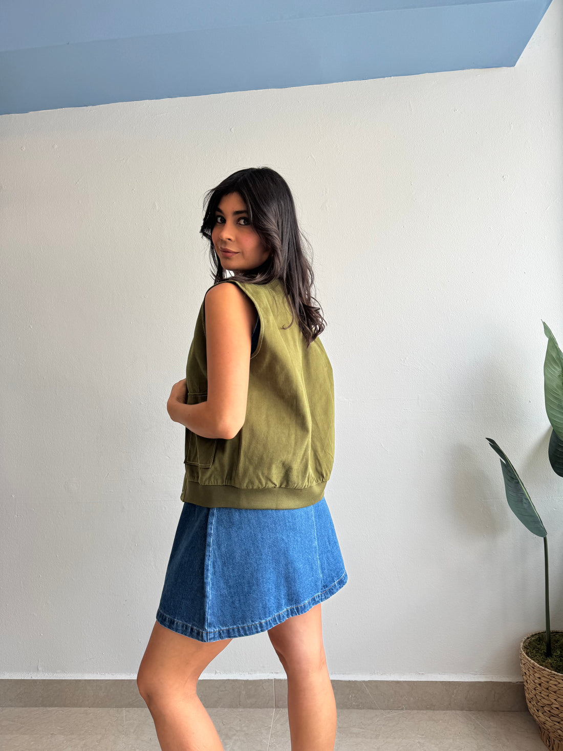 OLIVE VEST