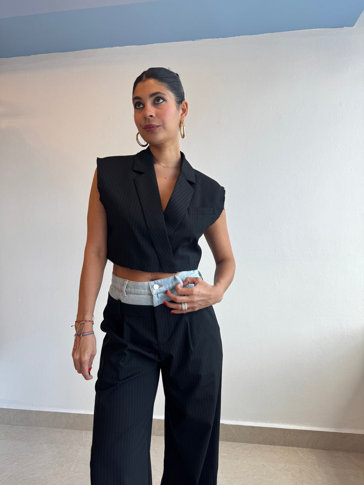 BLACK CROP TOP