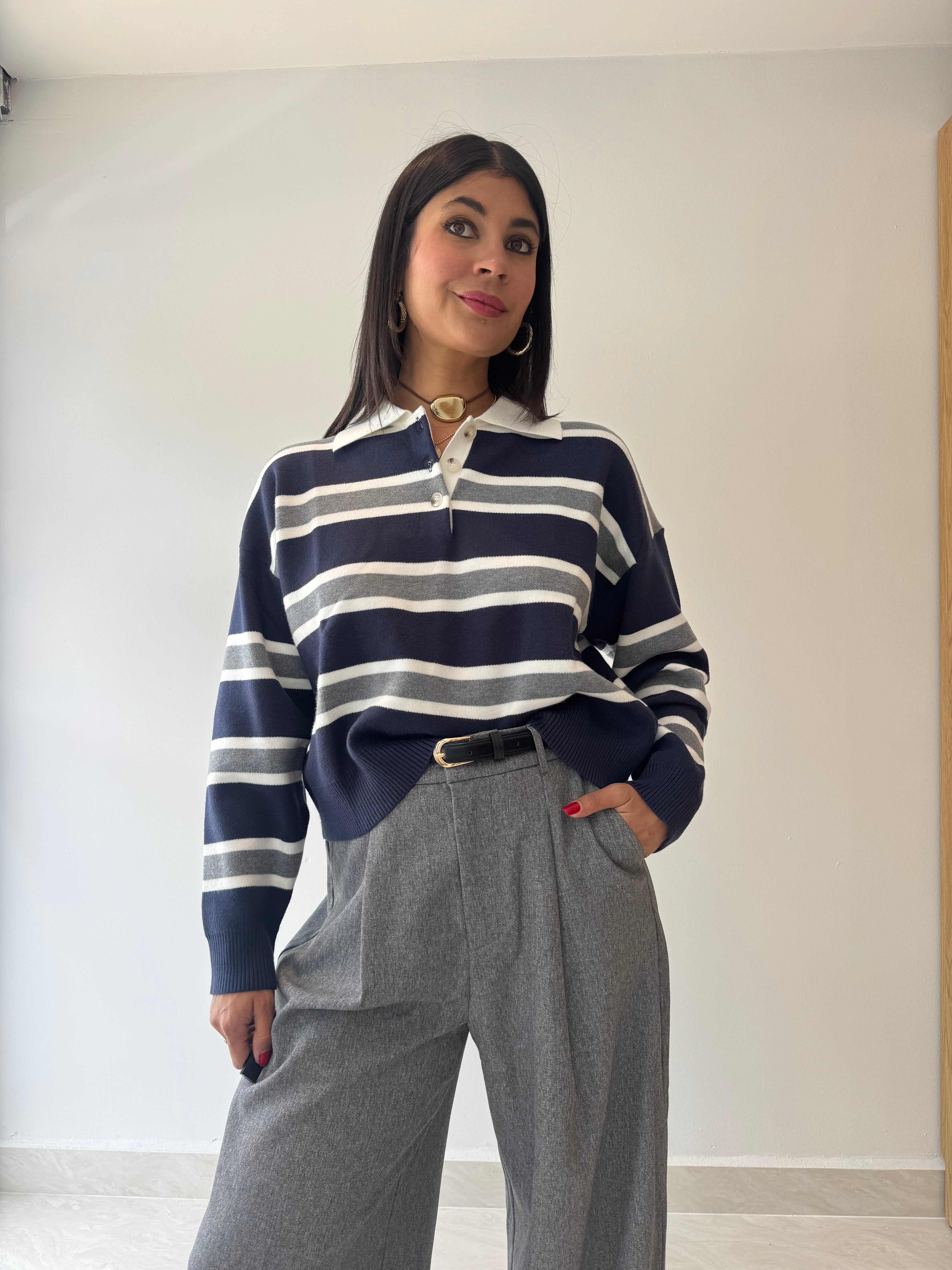 NAVY SWEATER