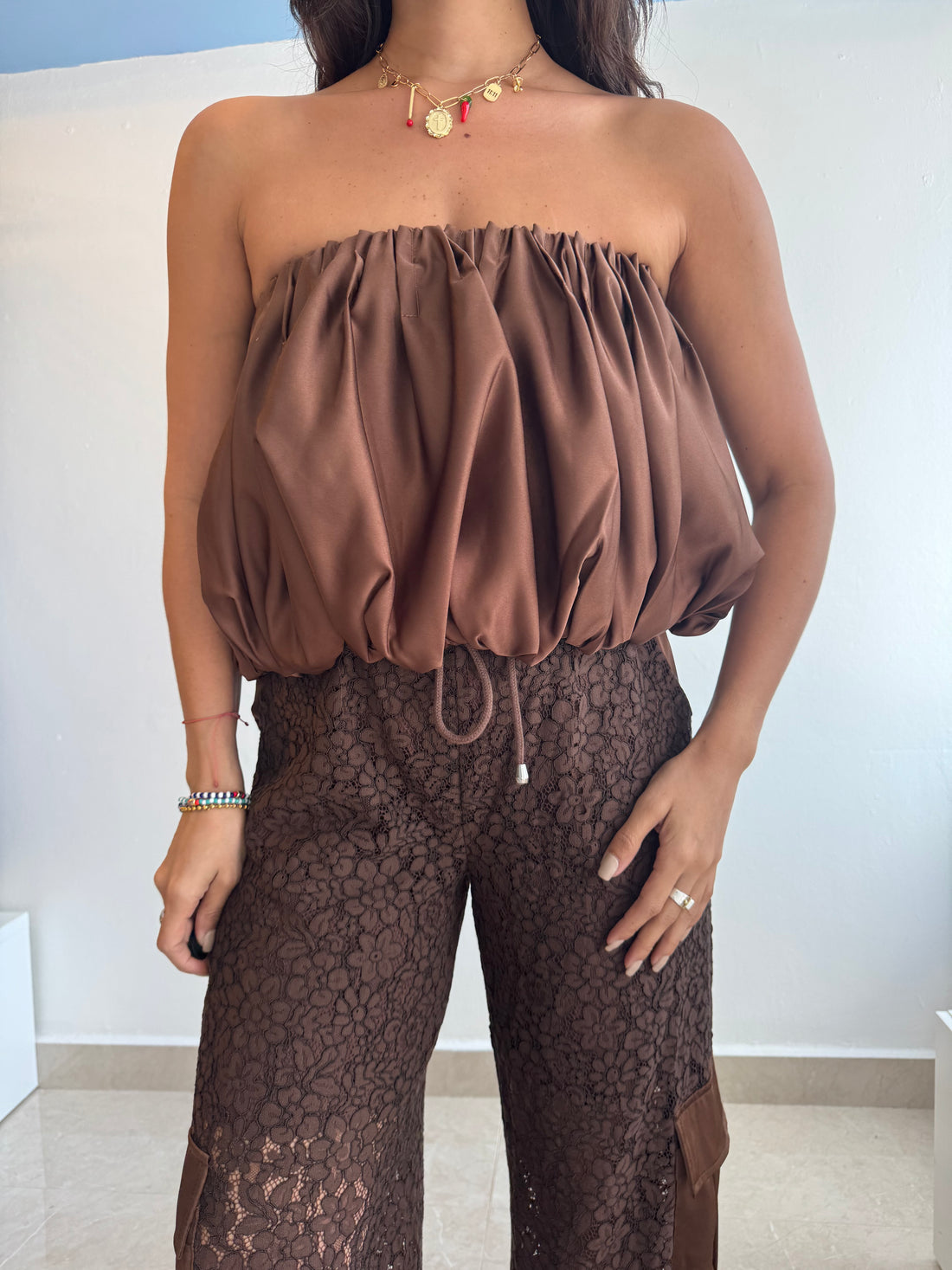 BROWN TOP