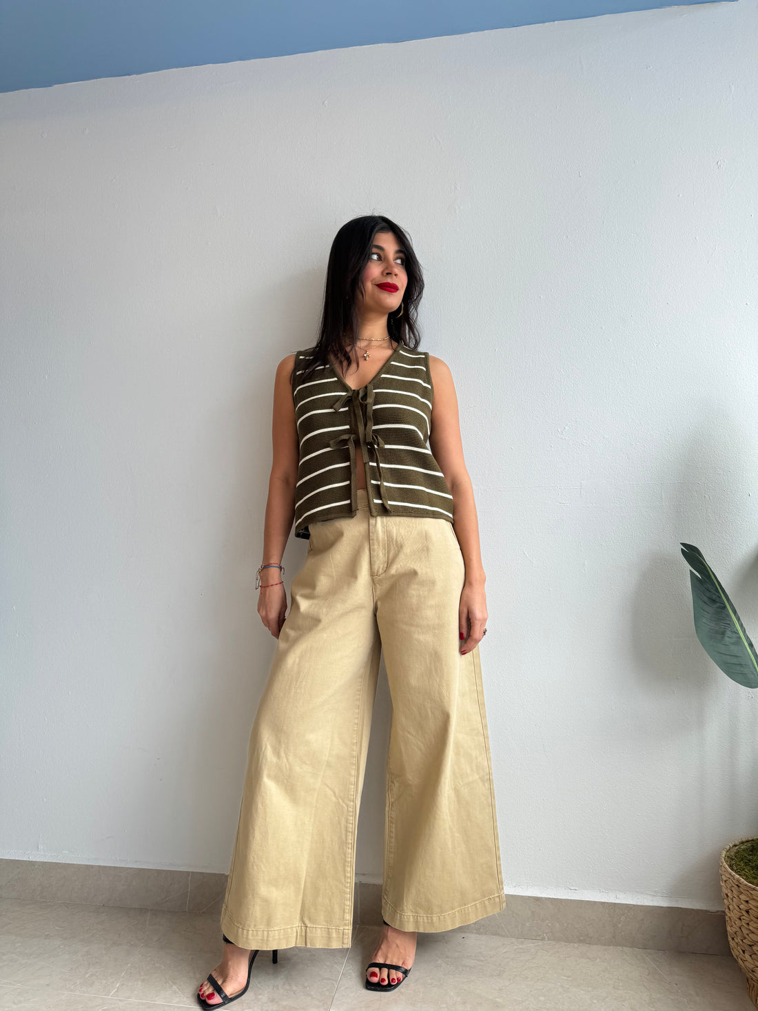 BEIGE PANTS