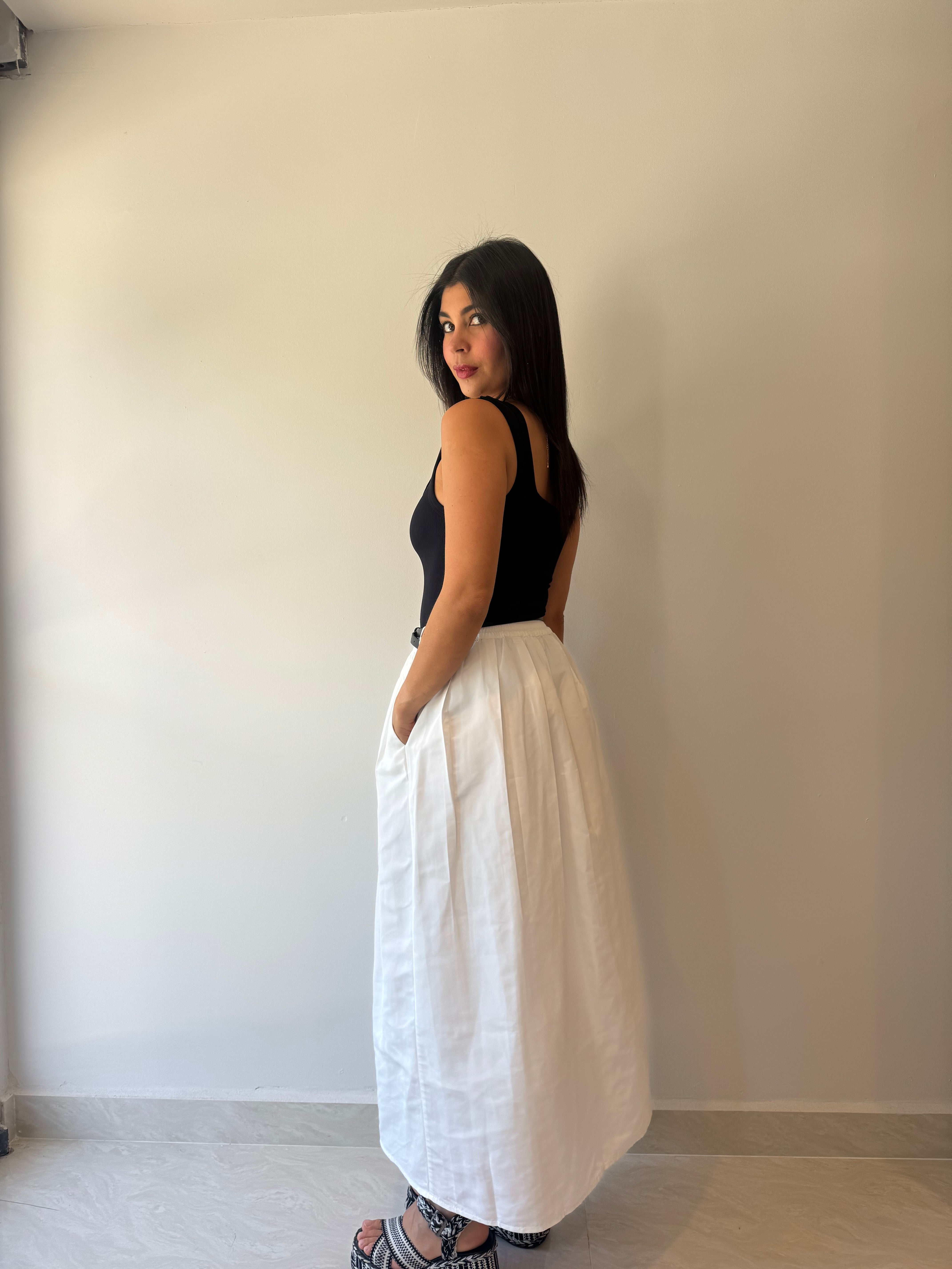 OFF EHITE SKIRT