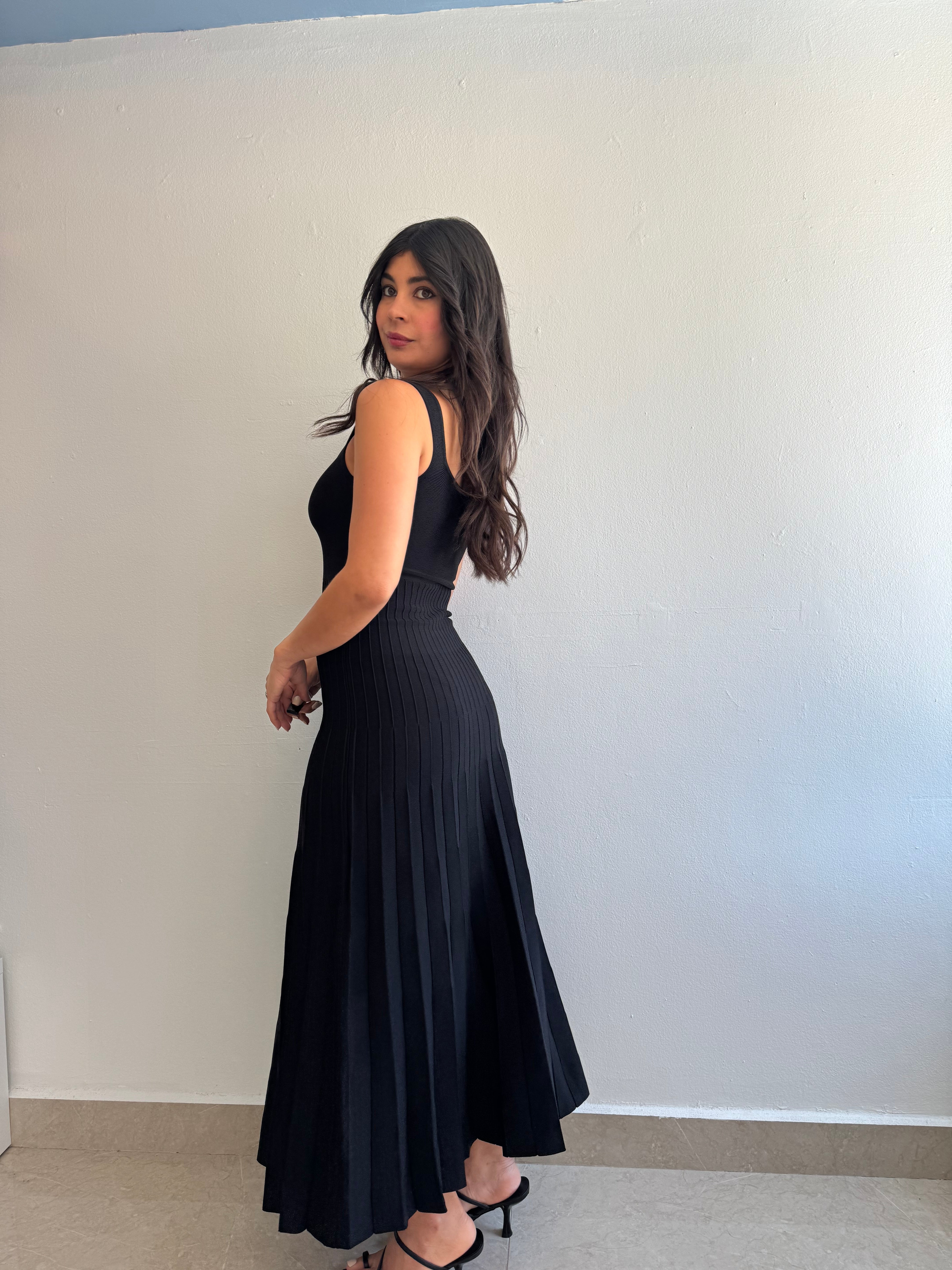 BLACK DRESS