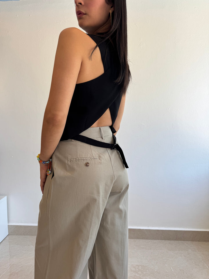BLACK VEST