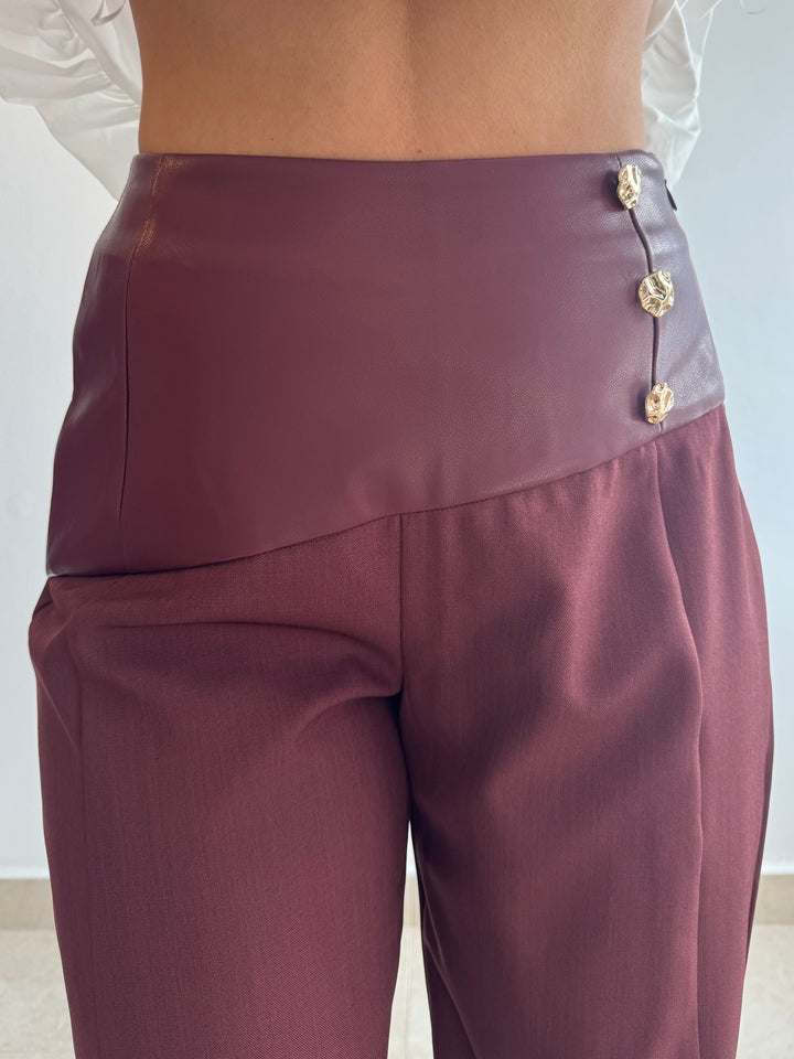LEATHER PANTS
