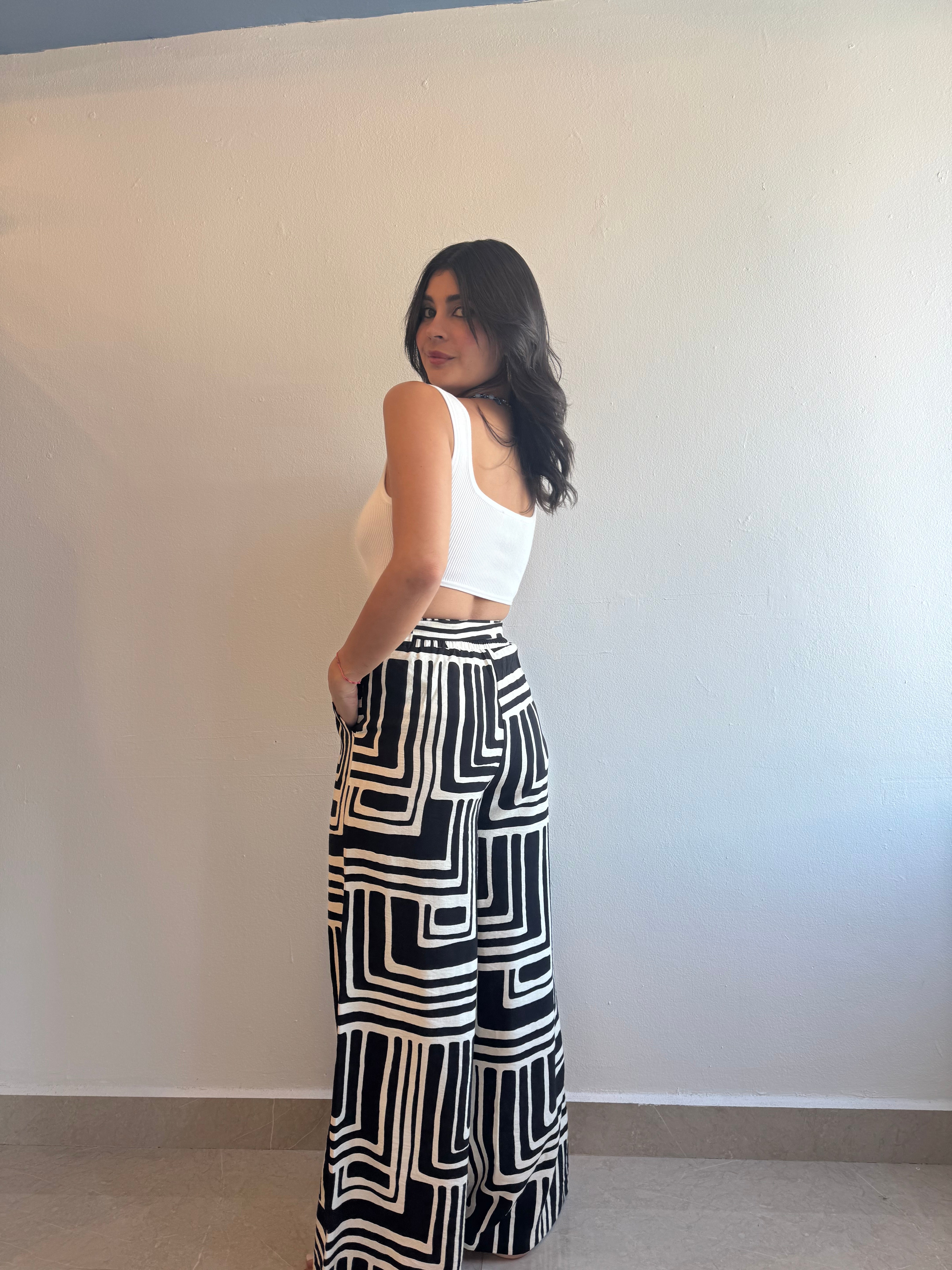 BLACK PANTS