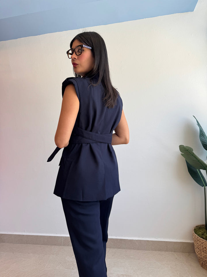 NAVY BLAZER