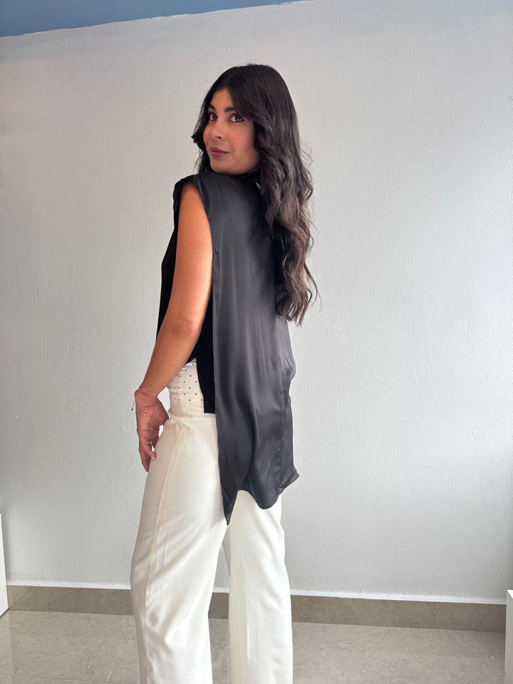 BLACK BLOUSE