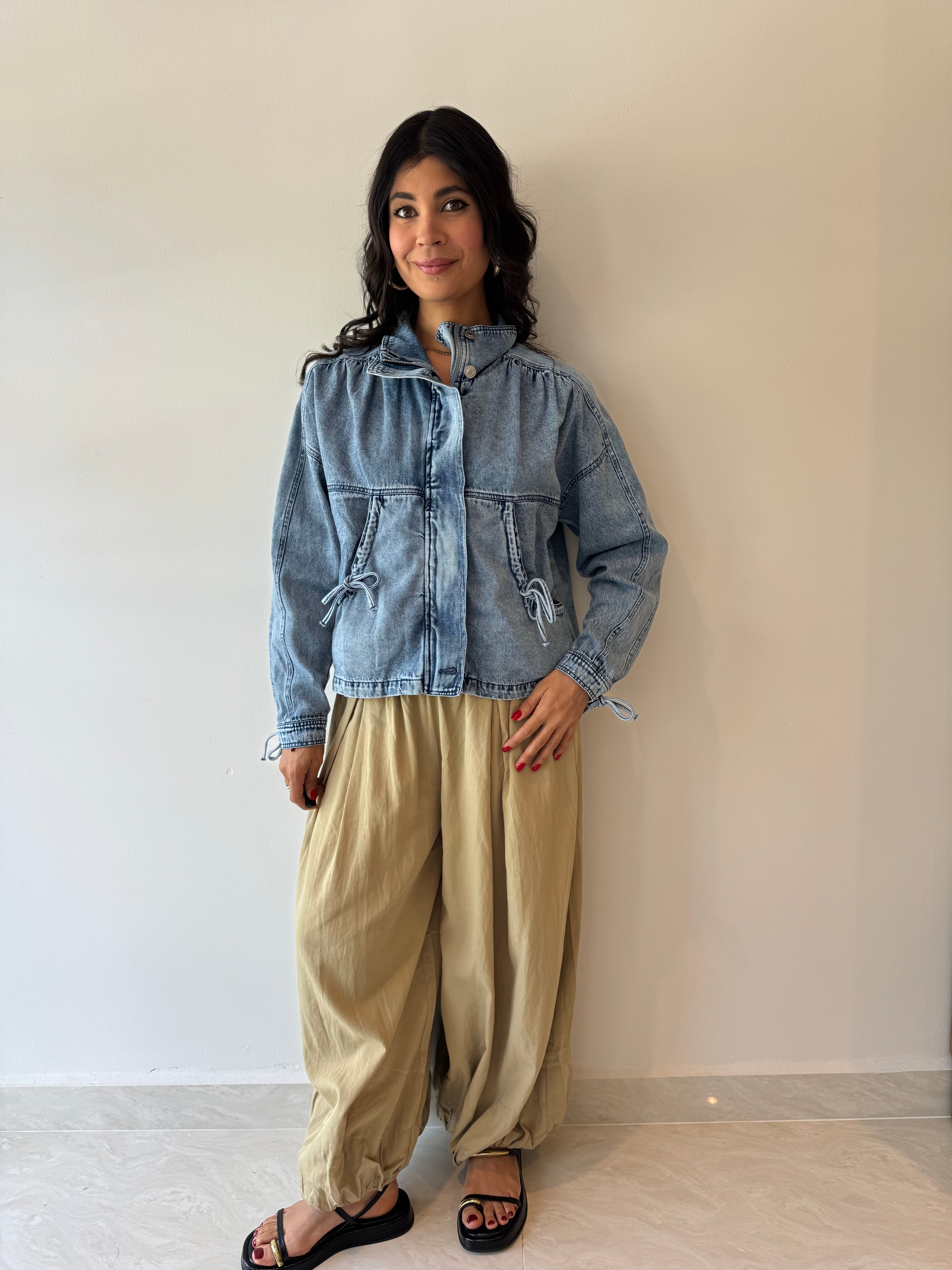 KHAKI PANTS