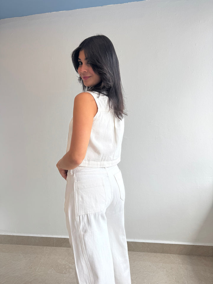 WHITE VEST